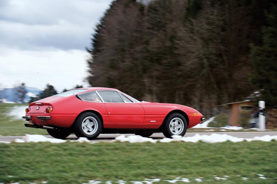  Ferrari 365 GTB/4 Daytona 1971 года  (фото 19 из 52)